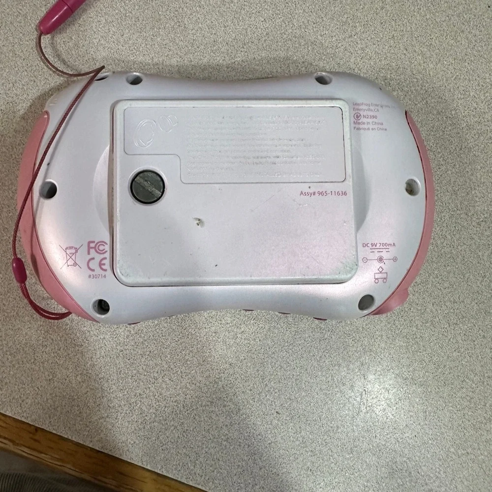 LeapFrog Leapster2 Disney Princess Handheld Learning Game System Pink N2390